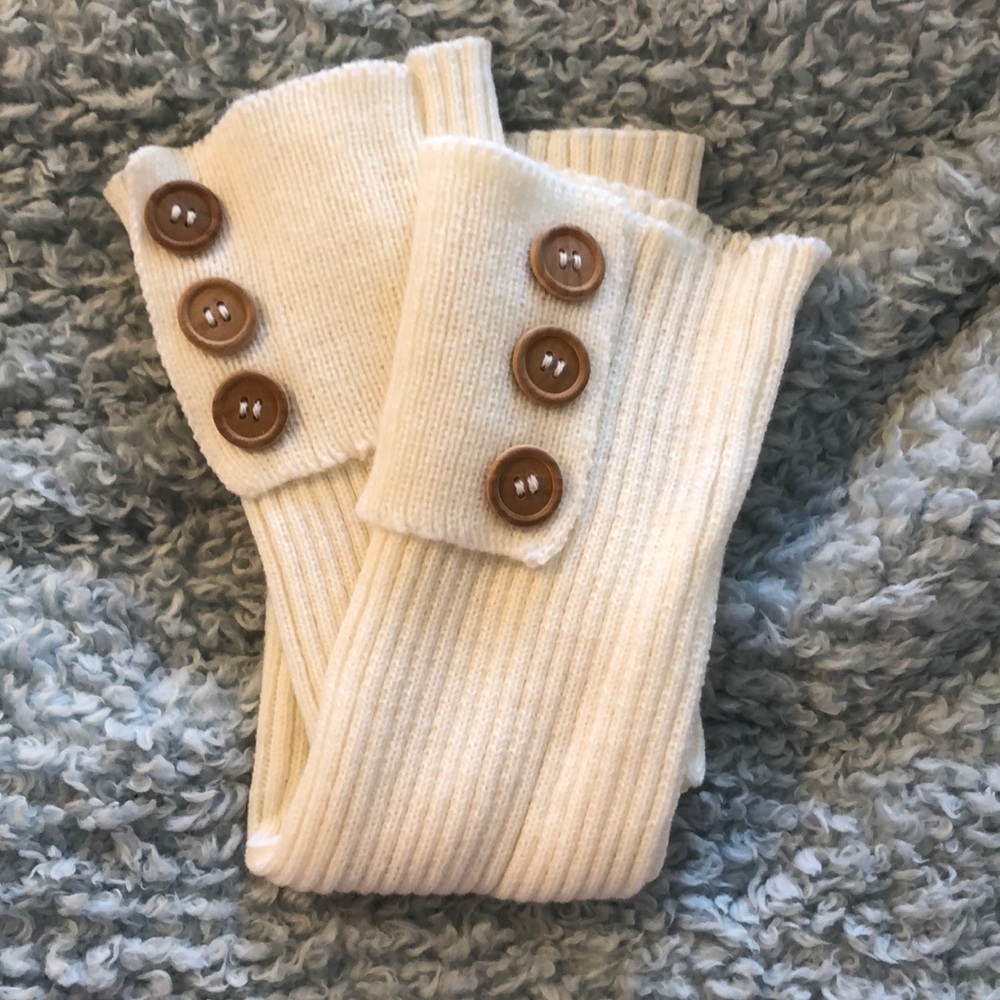 Cream leg warmers NWOT
